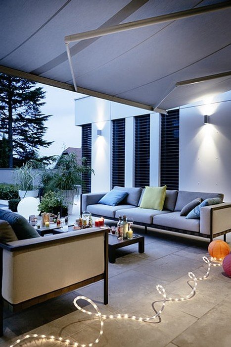 Motoriza los toldos de tu patio y disfruta de la vida al aire libre.